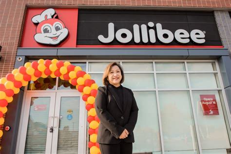 Jollibee Opens First Store In Alberta Canada To A Massive Crowd Days