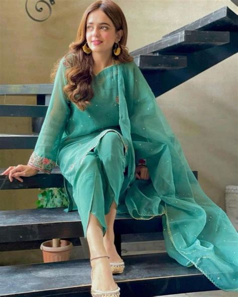Pin By Seharkhan🥀 On Pakistani Celebrities Fashion Top Trends