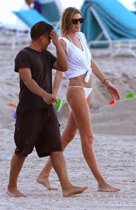 Retro Bikini Maryna Linchuk Chills Out In A White Bikini While Strolling In Miami Beach