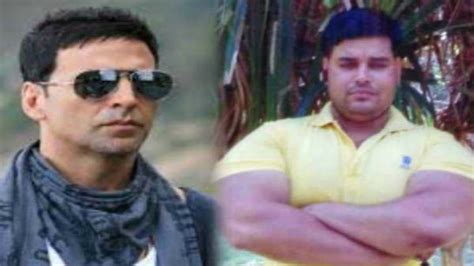 Akshay Kumars Bodyguard Dies In A Train Accident Hindi Filmibeat
