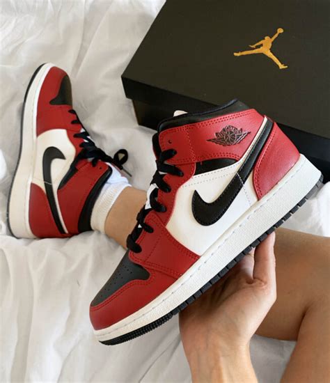 Share yours — take your best photo and share on instagram or twitter with the tag #airjordancollection. FREE GIVEAWAY: WIN This High Heat Air Jordan 1 Mid Chicago ...