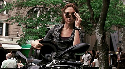 Download Fast And Furious 5 Gal Gadot Bike Images