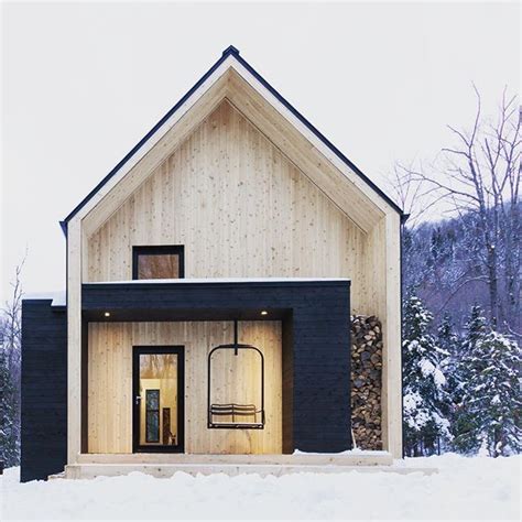 Modern Take On The Country Cottage Love That Roofline Cottage