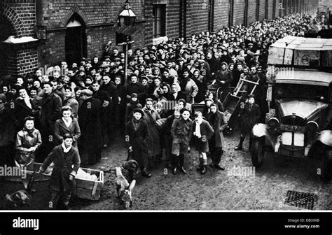 Post War Period People Great Britain Waiting Line For Fuel Rations