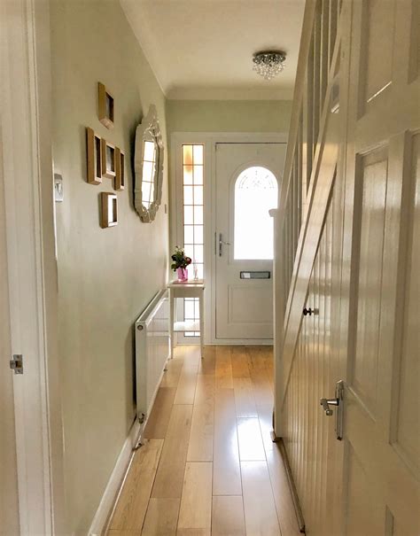 Small Hallway Makeover Plans And Top Tips To Decorate Your Own The