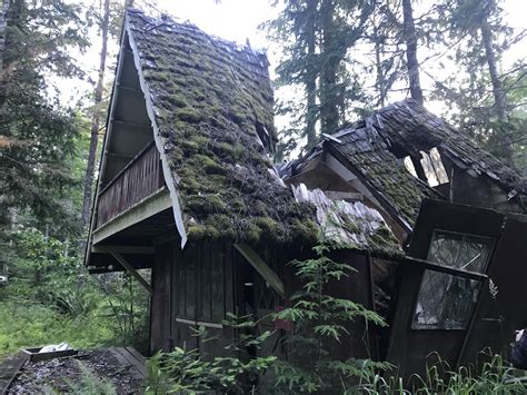 Abandoned Forest Service Cabin In The Mountains Rabandoned