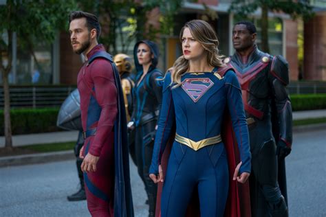‘supergirl series finale explained a wedding a face off and a new career for kara