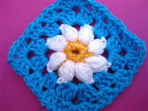 Granny squares are a fun make and can be used in lots of different projects from blankets to bags and even wearables!. Photo Tutorial Simple Daisy Granny Square Pattern With ...