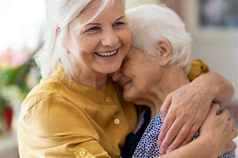 3 Ways To Show Respect When Caring For An Elderly Loved One