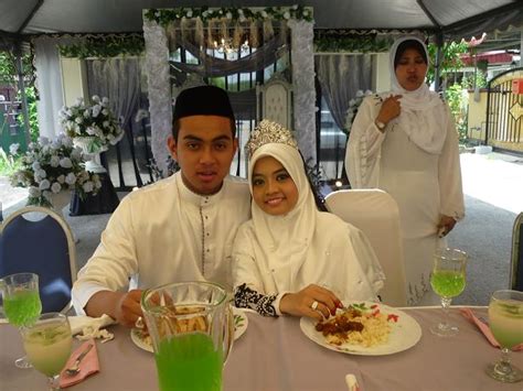 Maybe you would like to learn more about one of these? Nur Mutiara NS: Selamat pengantin baru Cikgu Anis