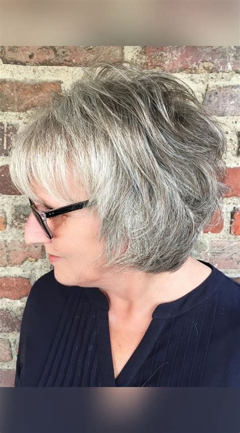 15 Flattering Short Hairstyles For Women Over 60 With