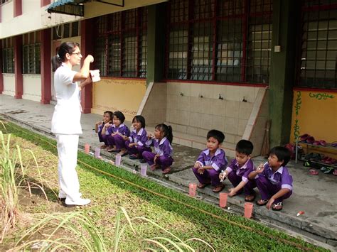Prasekolah Sk Damansara Utama Murid Prasekolah Belajar Memberus Gigi