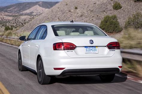 The 2014 volkswagen jetta se is an amenable car with enough extras to keep you comfortable, but it doesn't strike much of an emotional chord with me. 2014 Volkswagen Jetta Hybrid: New Car Review - Autotrader