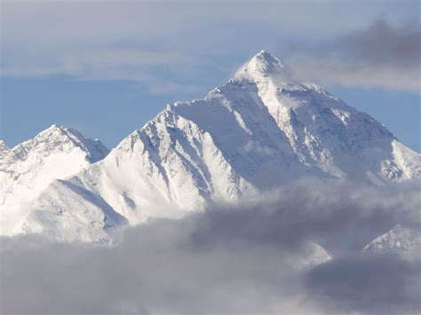 The mahalangur range is home to four of the earth's six highest peaks. 7 Things You Should Know About Mount Everest - HISTORY