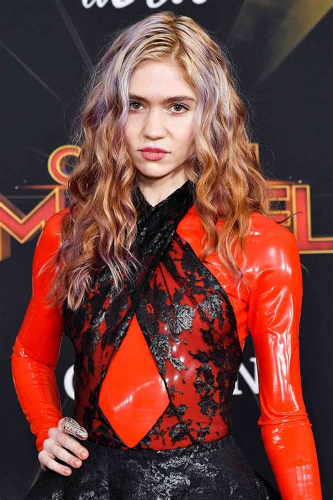 Grimes Announces She S Knocked Up And Shares Photo Of Her Pregnant Belly