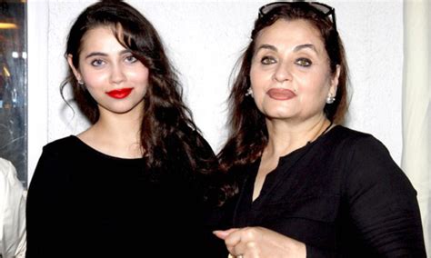 Woman Gives Rape Threat To Actress Salma Aghas Daughter Zara Khan