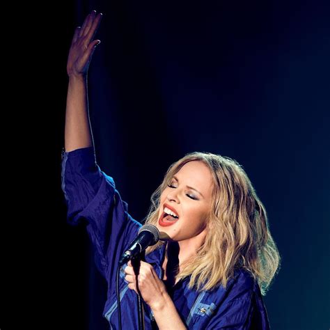 Kylie Minogue Realizó La Primera Performance En Vivo De Say Something