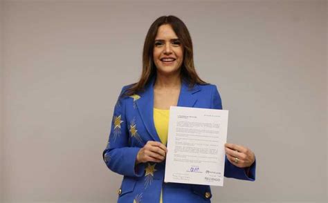 The latest tweets from clara luz flores (@claraluzflores). Clara Luz Flores / Entrevista con la Alcaldesa de Escobedo ...