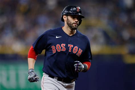 Red Sox Reasons Why J D Martinez Didn T Opt Out To Test Free Agency