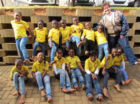 School Curro Thatchfield Helps Fight The Cold On Barefoot Day Rekord