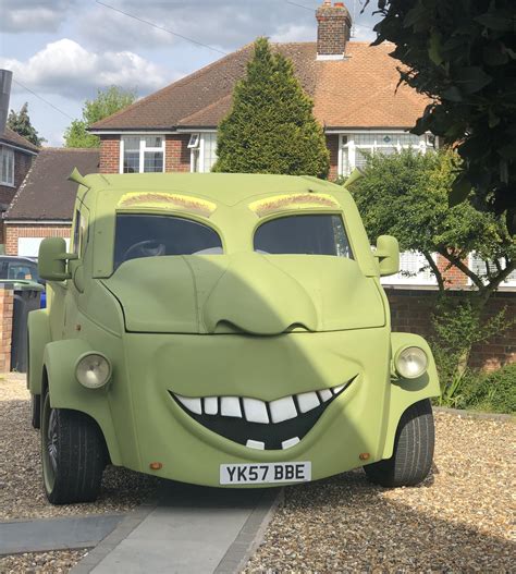 Shrek Sometimes Appears On My Neighbours Driveway Weirdwheels