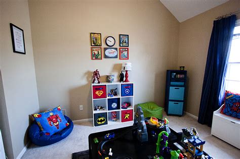 There are so many superhero ideas available if you could stumble upon on the net. head above water: Super Hero playroom