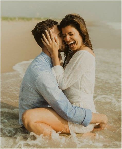 Pin By Lina Karra On Love Couples Photoshoot Couples Beach Photography Couple Photography Poses
