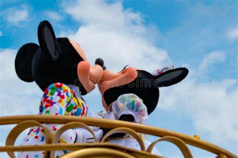 Mickey And Minnie Kissing In Magic Kingdom At Walt Disney World