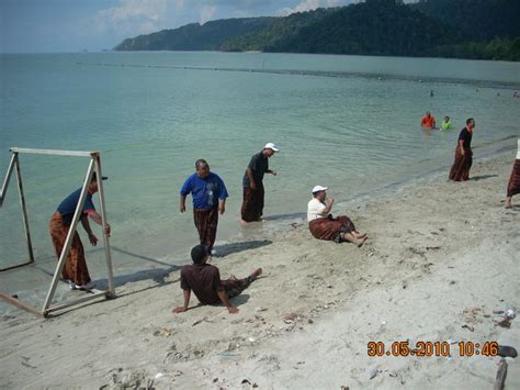 Pantai teluk buih is an accommodation in johor. budak bakong: teluk gorek camp site tanjung resang mersing