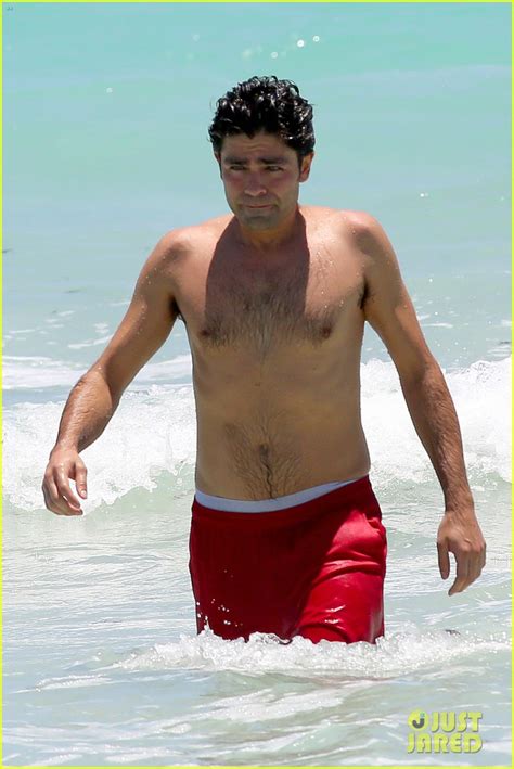 Photo Adrian Grenier Goes Shirtless In Miami 26 Photo 3375746 Just