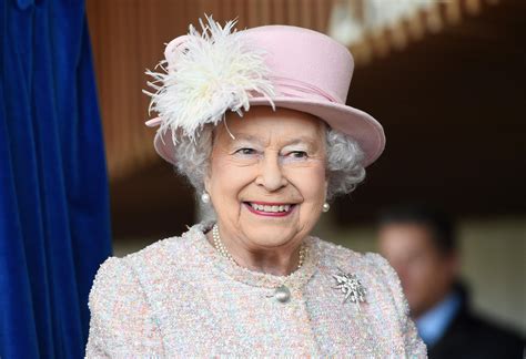 Elizabeth was born in mayfair, london. Queen Elizabeth To Celebrate 92nd Birthday With World ...