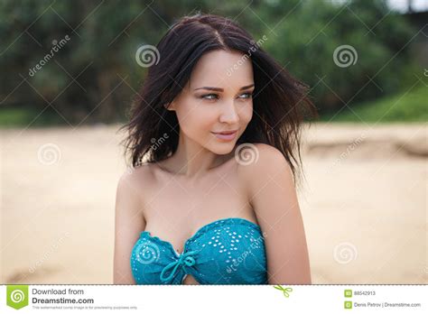 mooi meisje in een sexy bikini op het strand stock afbeelding 6588 hot sex picture