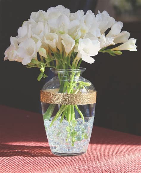 Decorate the house with artificial flowers for your home inspiration. Top 10 DIY Chic and Creative Ways to Decorate a Vase - Top ...