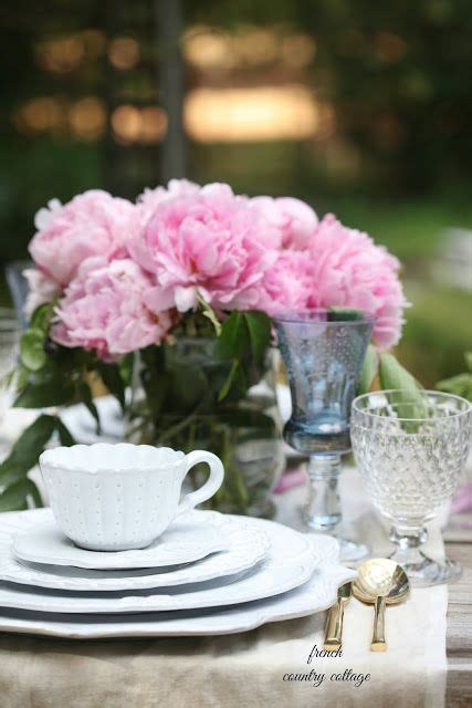 7 Romantic Inspired Simple Table Settings That Are Perfect Simple