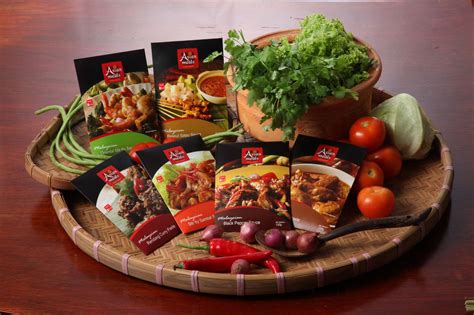 Sri nona was established since 1975 as a trading company. Authentic and traditional Asian food sauces in retail pack