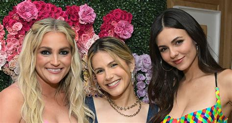 victoria justice reunites with ‘zoey 101′ co stars jamie lynn spears and erin sanders anneliese