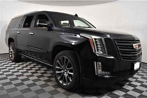 Cadillac Escalade Esv Platinum 2020 Is Big And Luxury