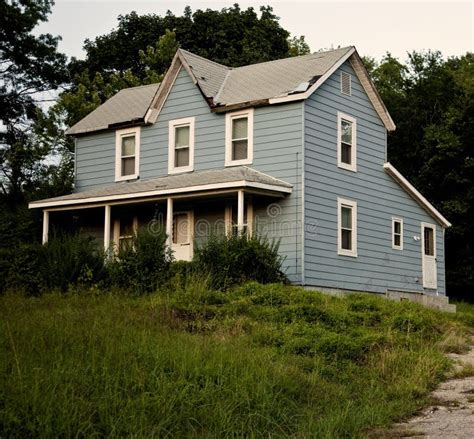 Old Farmhouse On Hill Stock Image Image Of Wood Wooden 4524695