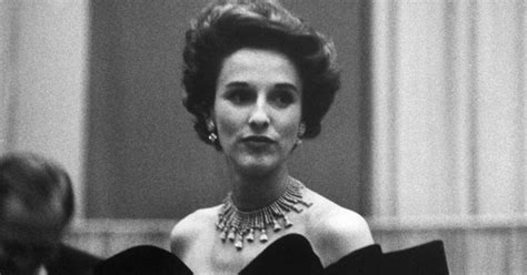 babe paley el cisne más querido de capote que mantiene intacto todo el glamour