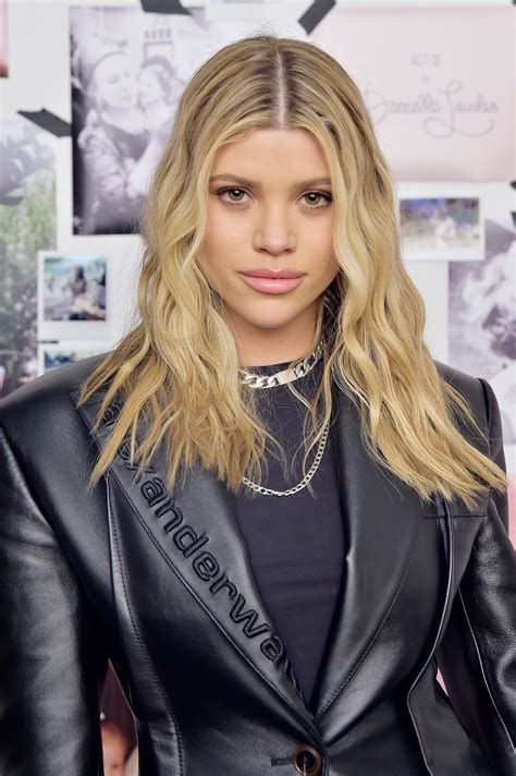 Get the latest sofia richie news, articles, videos and photos on page six. Sofia Richie Looked Chic While Celebrating Estee Lauder's ...