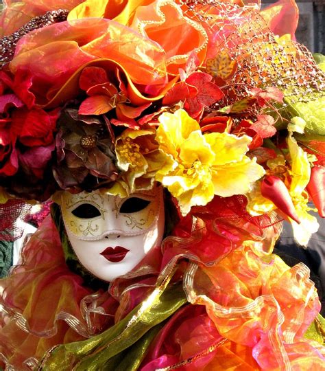 Hd Wallpaper Low Light Photography Of Gold Mask Venice Carnival