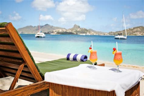 Bestel kinder chocolade bueno white online of ga naar de winkel. Tropical drinks for two! All we need is you... | Caribbean ...