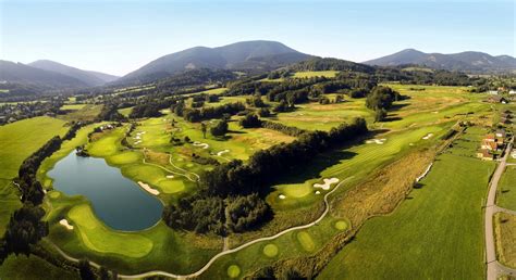 Lekce s golfovým trenérem Sandrou Jantovou pro osoby Tatry mountain resorts CR a s