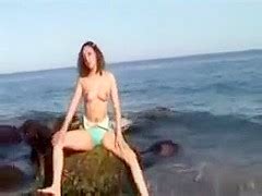 Ventenne Porca Posa Nuda In Spiaggia Pornzog Free Porn Clips