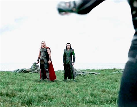Loki And Thor Vs Hela Marvel Tom Hiddleston Heroe