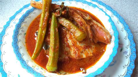 Bersihkan dan potong ikan kakap merah. Resepi Asam Pedas Ikan Parang - Chef@home