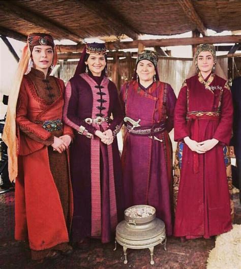 pin by ♦𝒮𝓊𝓂𝒶𝓎𝒶♦ on dİrİlİŞ ertuĞrul resurrection ertugrul turkish dress turkish clothing