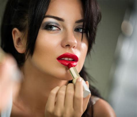 7 Makeup Tips To Look Glamorous At A Party Fusion Fame