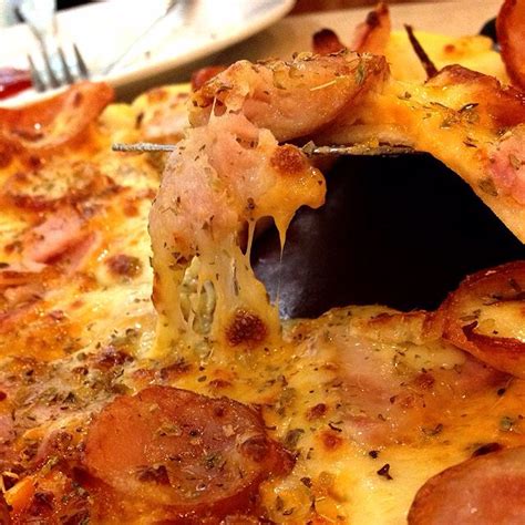 Pizza hut apple pie show me and price / american cuisine wikipedia : Pizza Hut | Food, My favorite food, Favorite recipes
