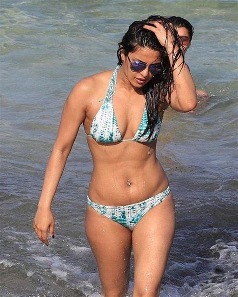 Baywatch In Miami Priyanka Chopra Scorches The Beach In Bikini